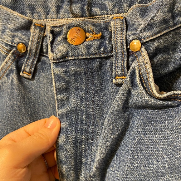 Vintage Wrangler High Waisted Mom Jeans - Picture 5 of 6